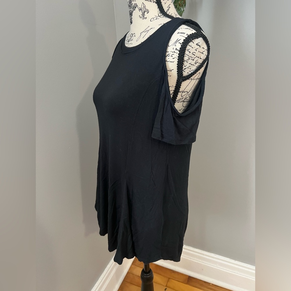 Hollister - Black Cold Shoulder Top - Picture 6 of 8